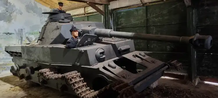 Các khách sạn gần Museum of combat glory