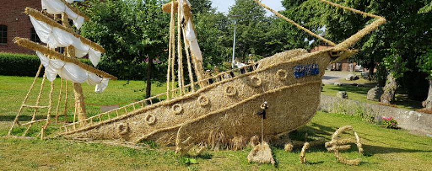 Strohfigur der Probsteier Korntage Stakendorf