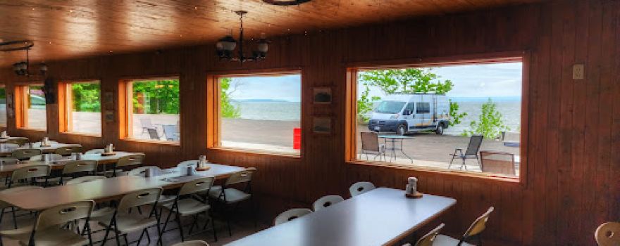 Cabane à Sucre La Sucrerie Blouin