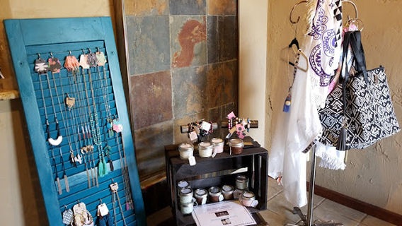 Total Tan & Boutique Neenah