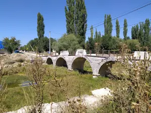 Aizonai Köprüsü