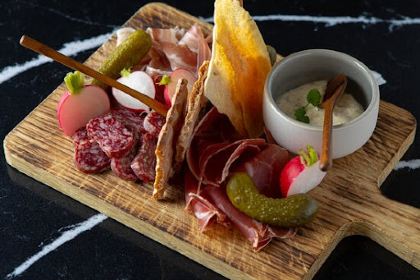 REIN Bar & Restaurant