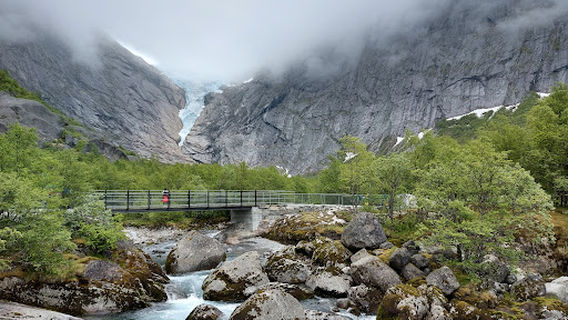 Briksdal glacier hike
