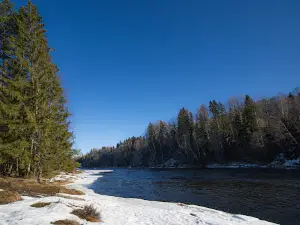 Brufoss cabin and Salmon Center