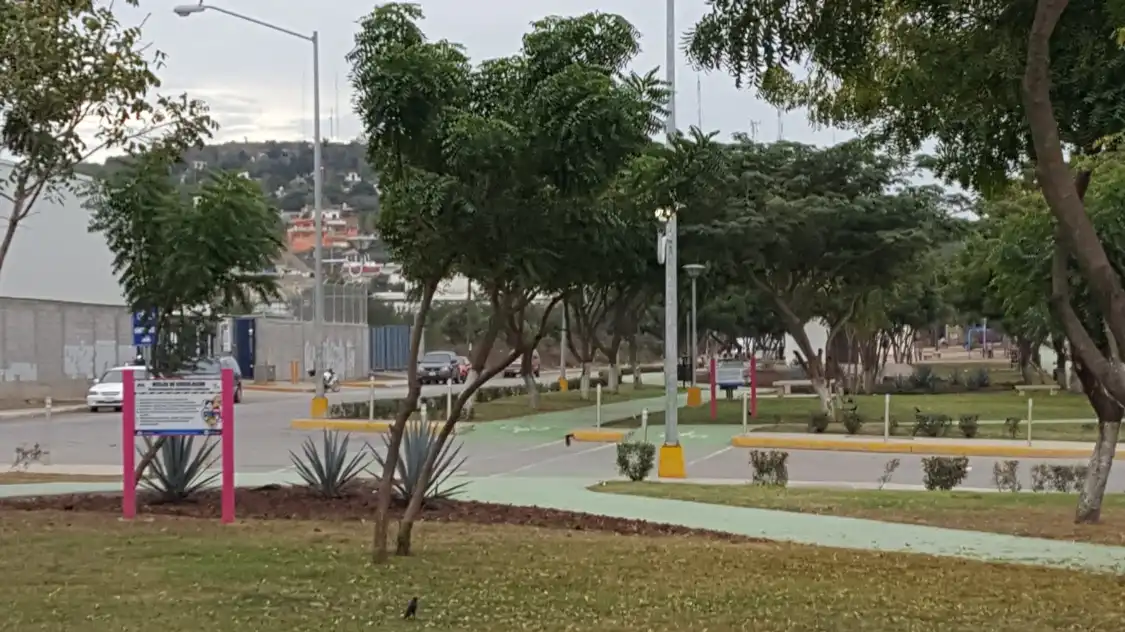 Hotels near Lineal Perez Escobosa Park