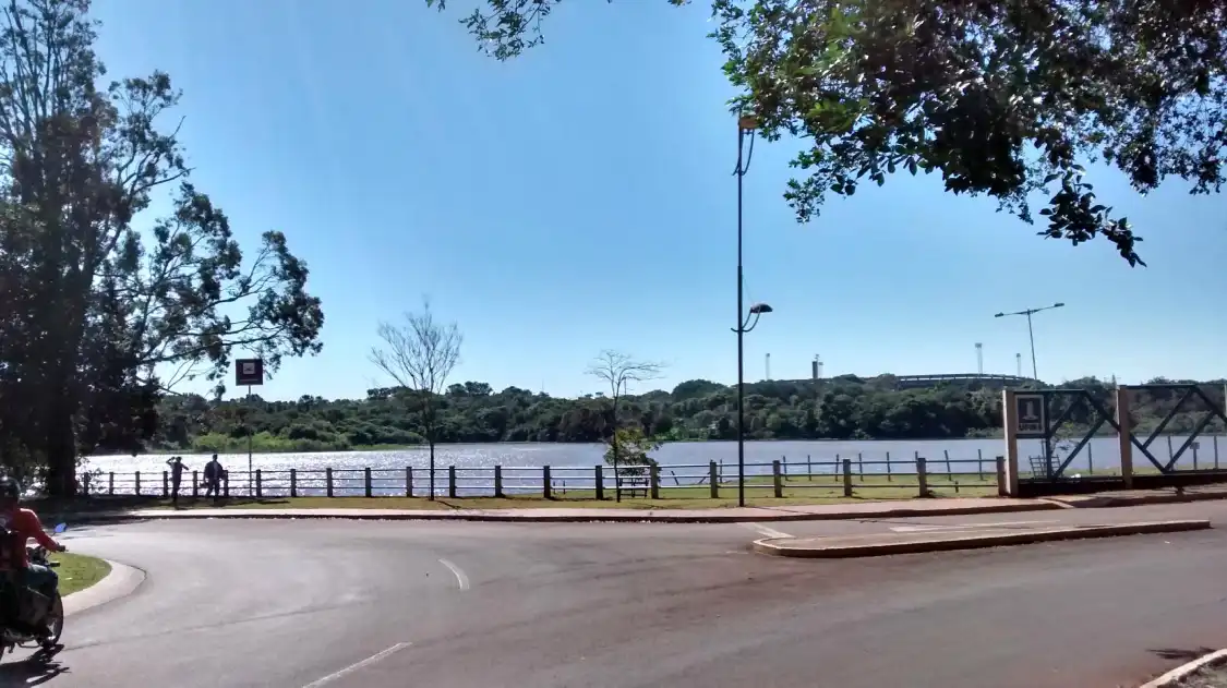 Hotels near Lago do Amor