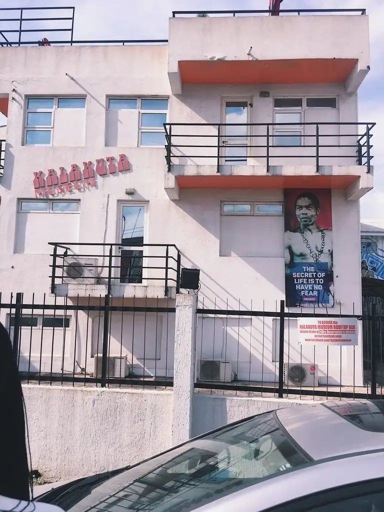 Hotels near kalakuta museum