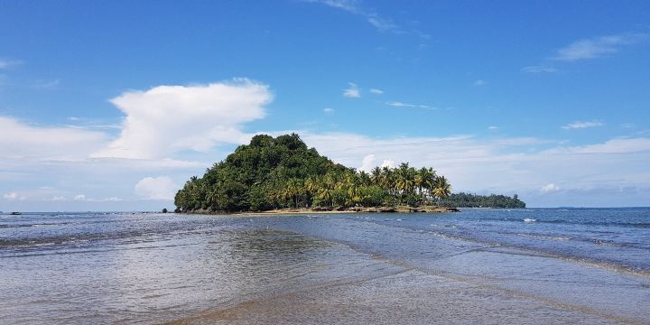 Air Manis Beach
