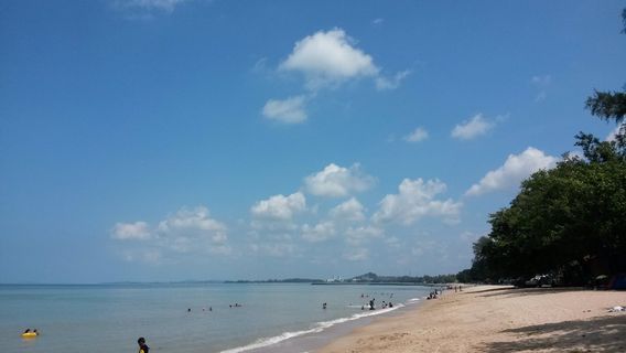 Pengkalan Balak Beach (Pantai Pengkalan Balak)