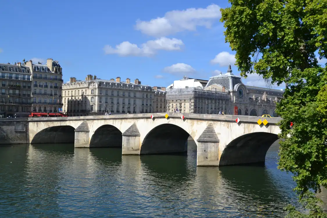 Hotels near Pont Royal