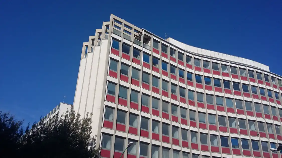 Hotel dekat Palazzo Monti