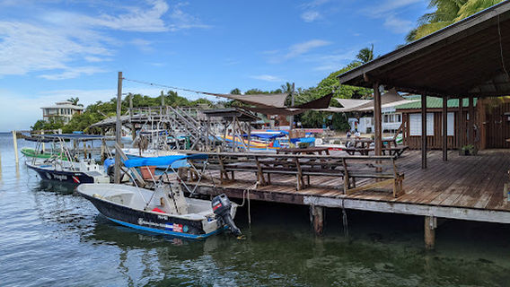 BOSS Underwater Adventure Roatan