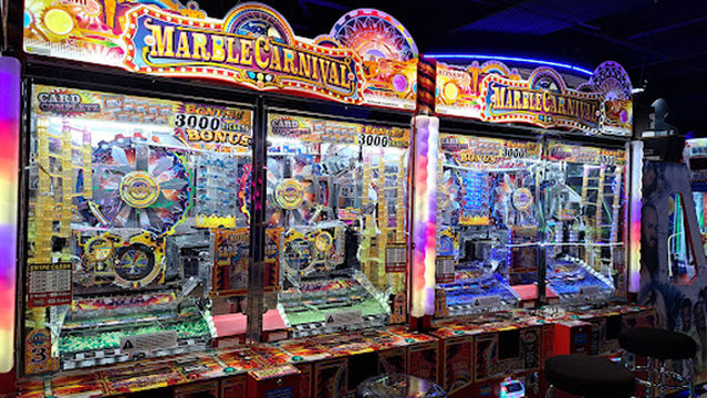 Round1 Bowling & Arcade Valley River Center