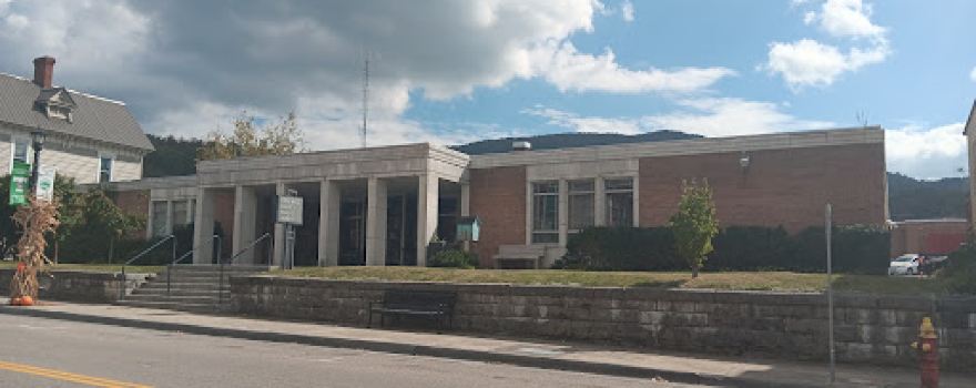 Tazewell County Public Library (Tazewell Branch)