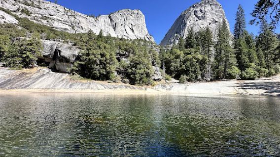 Lower Yosemite Falls Trailhead