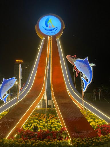 Wuhan to Tuy Hoa Flights