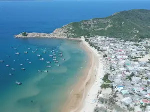 Bãi biển Bãi Nồm