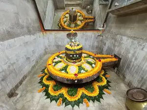 Shree Nilkantheshwar Shivling & Annapurna Devi Mandir
