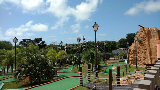 Mini Golf Pirate's Lair