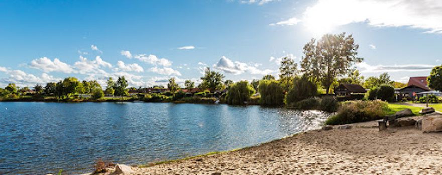 Camping and Leisure Living "Arnumer See"