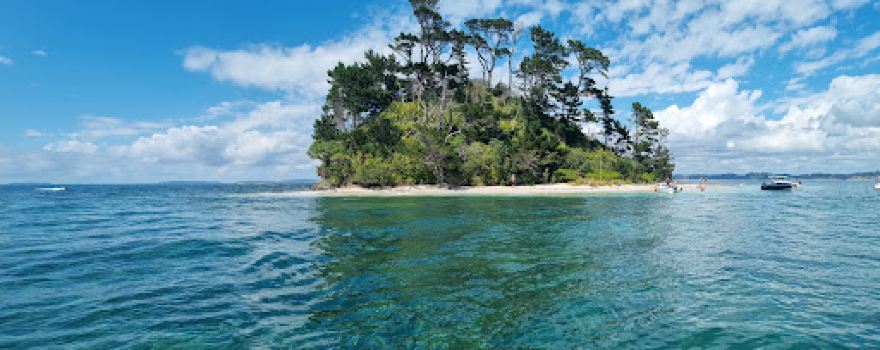 Beehive Island / Taungamaro Island