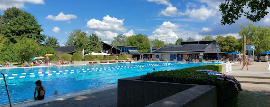 Altöttinger Traditionsbad a recreational center