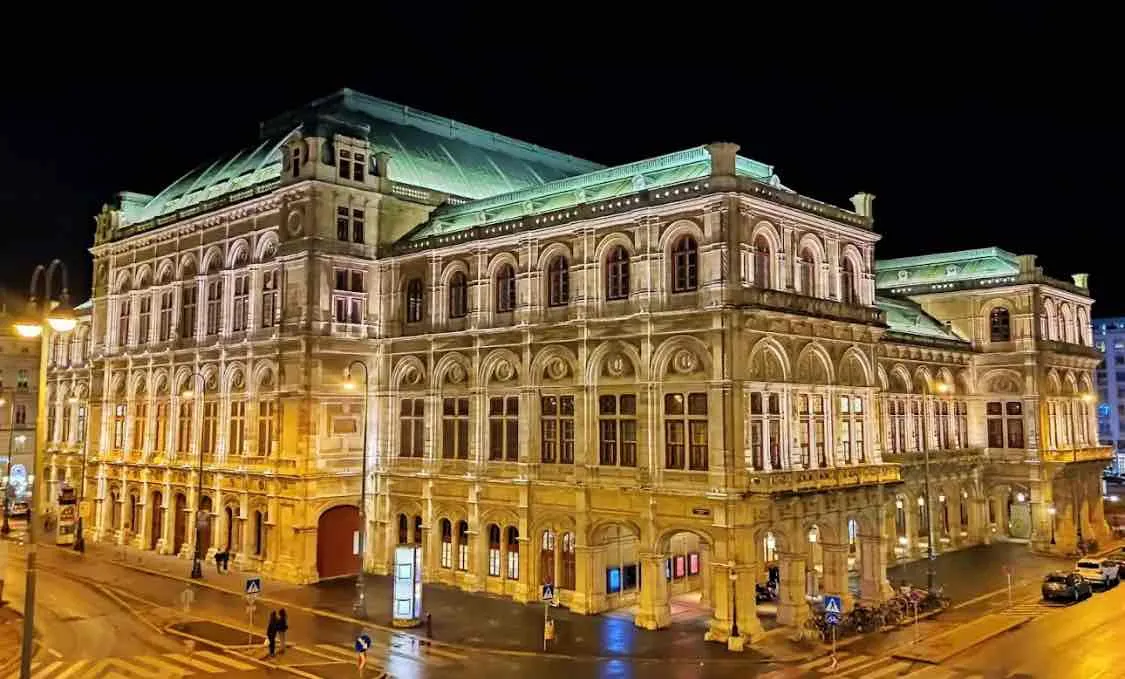 5_โรงอุปรากรแห่งเวียนนา