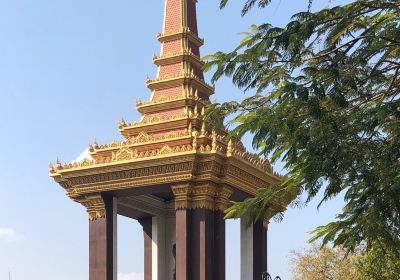 Statue of King Farther Norodom Sihanouk
