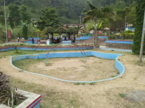 สถานที่ท่องเที่ยวน้ำพุร้อนยอดนิยมในชวาติมูร์