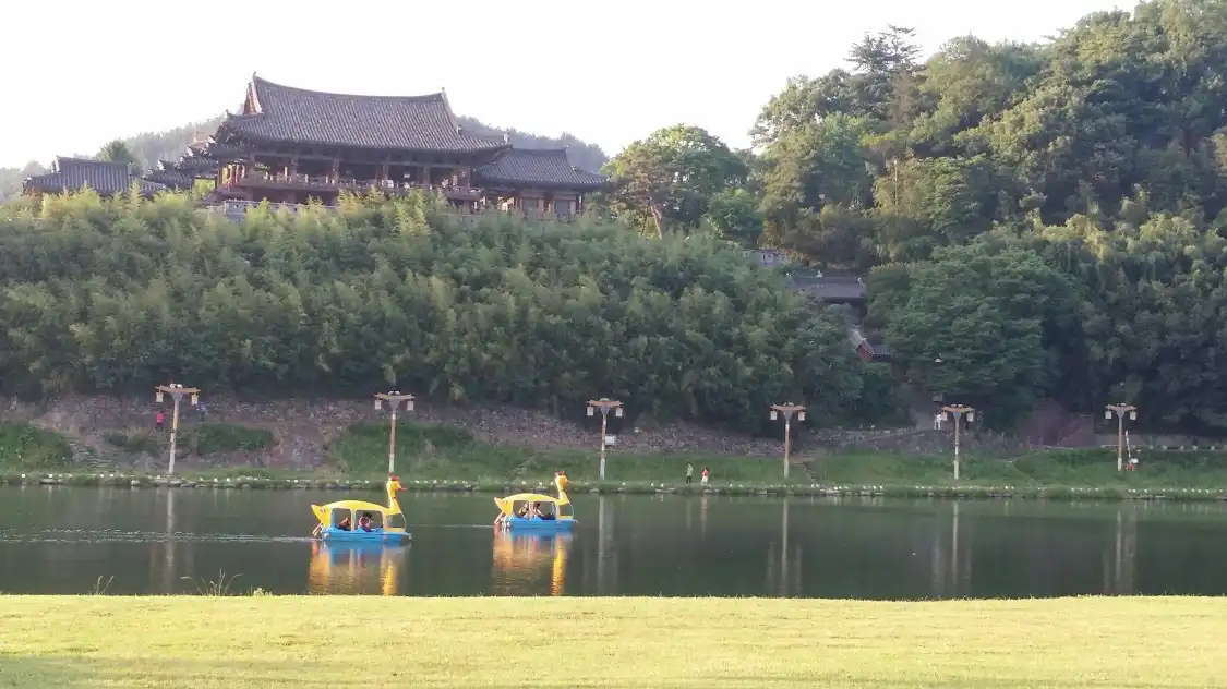 Hotels near Yeongnamlu