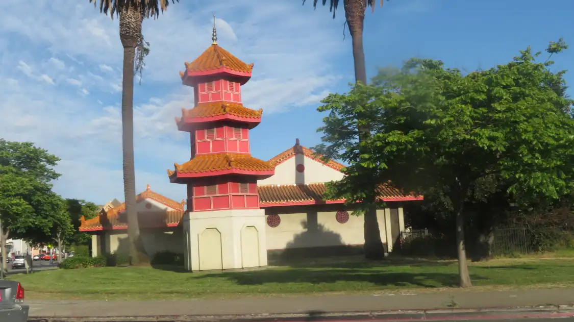 Hotels near Chinatown