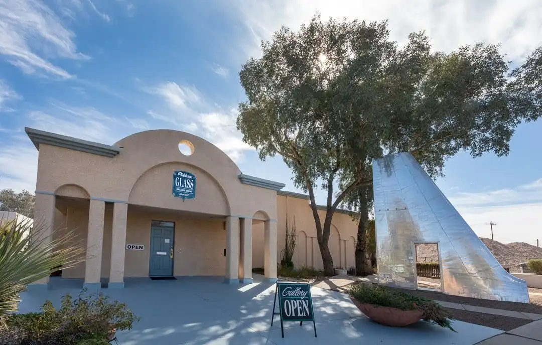 Hotels near Philabaum Glass Gallery