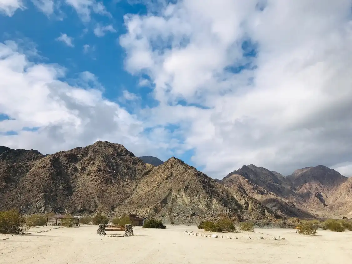 Hotels near Lake Cahuilla Veterans Regional Park