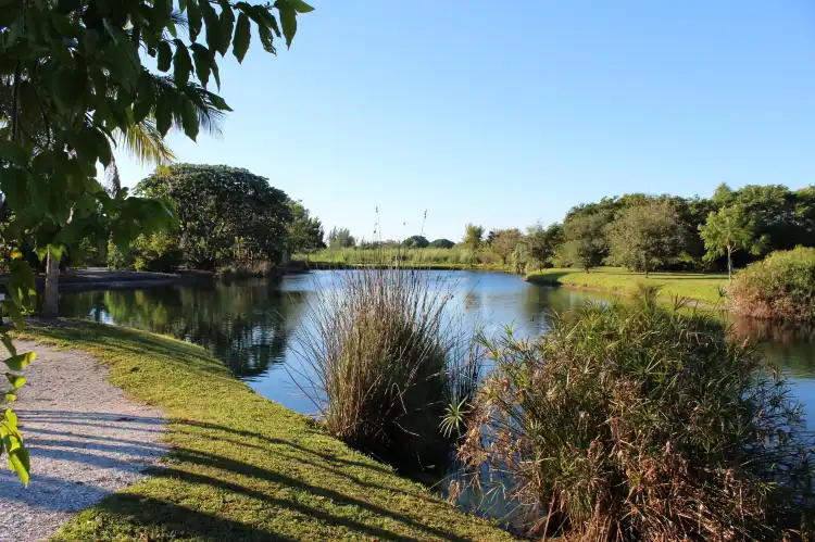 Hotels near Palma Sola Botanical Park