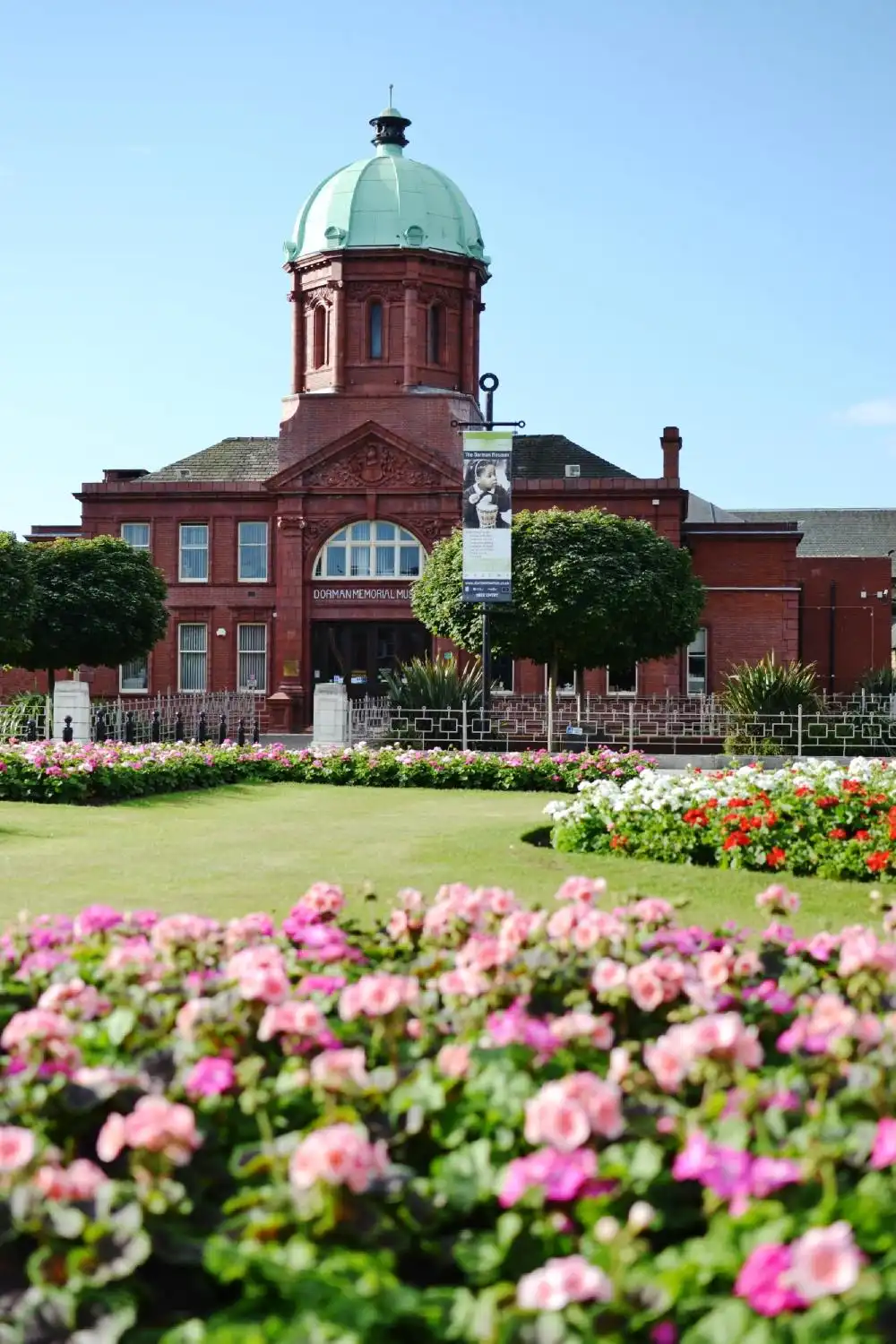 Hotels near Dorman Museum