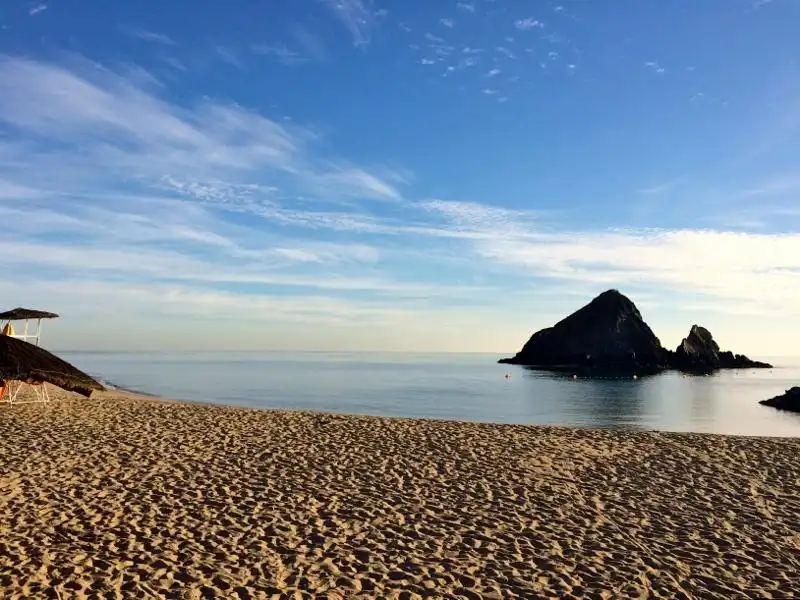 Hotels near Sandy Beach Dive Centre