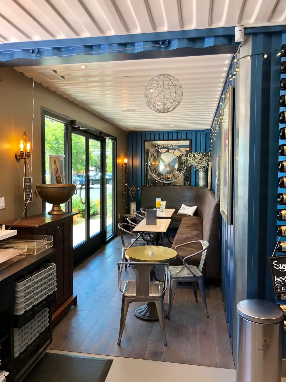 Breathless Wines附近的飯店