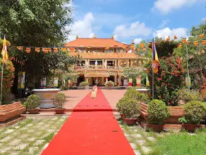 Chùa Quê Hương