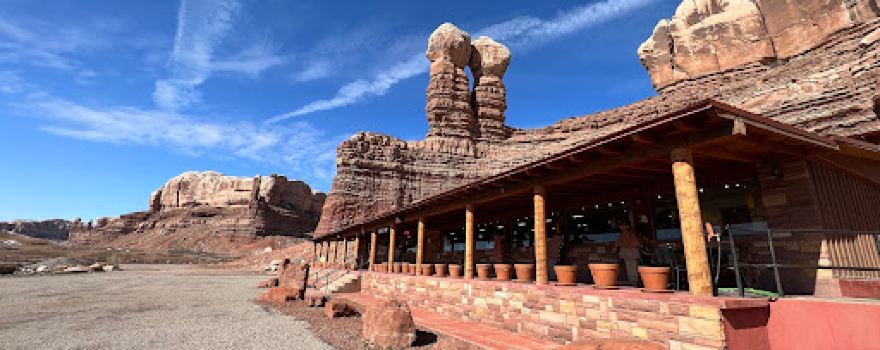 Twin Rocks Trading Post