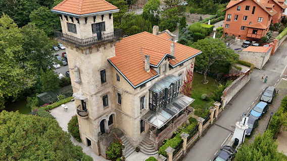 Gate Birds (or Moro)