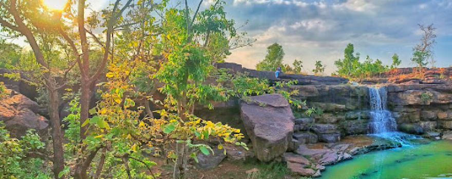 Kudiyan waterfall Devendra nagar