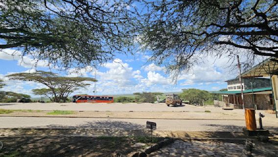 Serengeti South / Ngorongoro gate