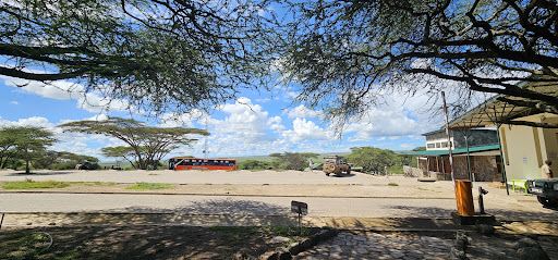Serengeti South / Ngorongoro gate