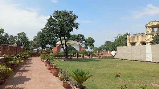 Molana Zafar ali khan mausoleum