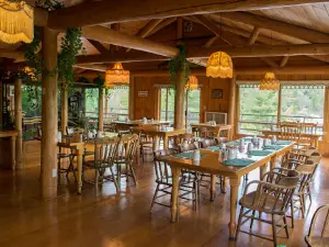 Crane's Lochaven Wilderness Lodge