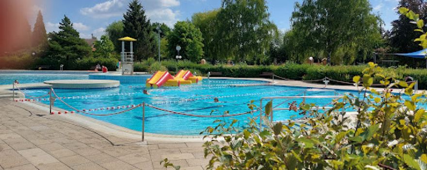 Freizeitwellenbad Schellbronn
