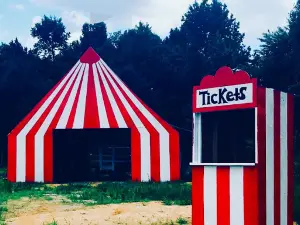 Hollerin Haunts Hayride