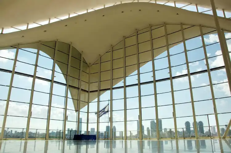 Các khách sạn gần Yitzhak Rabin Center
