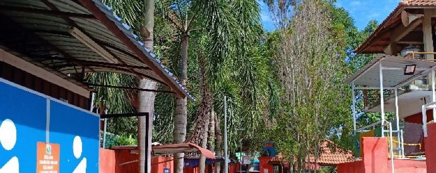 Jasin Hotsprings/Air Panas Jasin Inflatable Waterpark