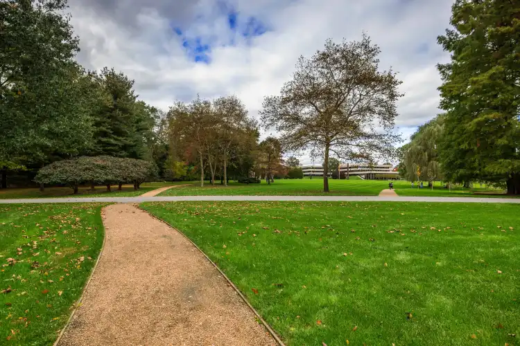 Dining Hall 주변 호텔